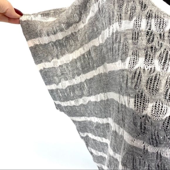 Forever 21 grey and white pointelle knit -M - Picture 10 of 11